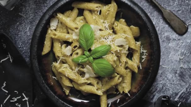 Pasta Parmesan Cheese Creamy Pesto Sauce Black Bowl Grey Stone — Vídeos de Stock