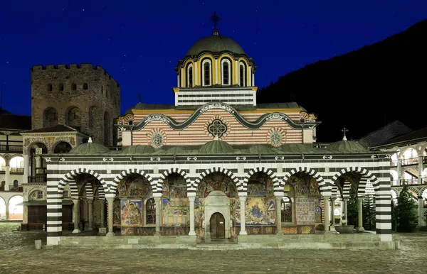 Рильский монастырь с падающей звездой — стоковое фото