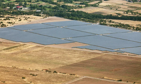 Central fotovoltaica perto de Kazanlak — Fotografia de Stock