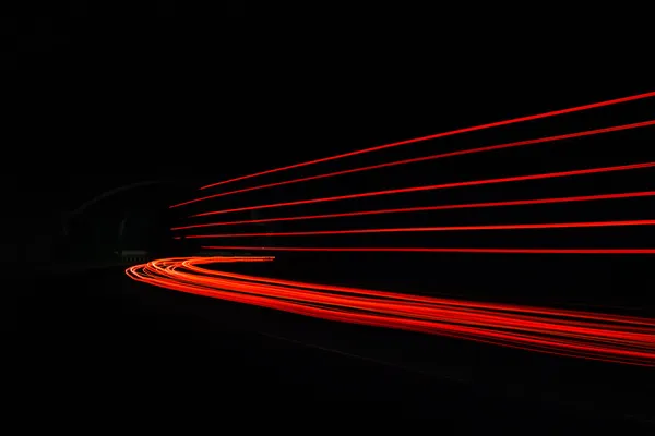 Sentiers lumineux de voiture dans le tunnel . — Photo