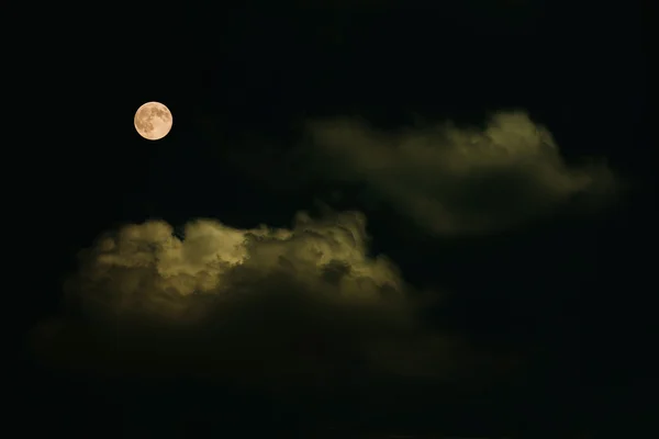 Super Moon, August 10, 2014,  from Beliko Tarnovo, Bulgaria — Stock Photo, Image