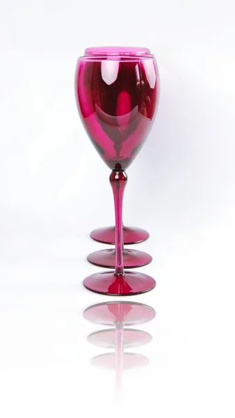 Lunettes de vin élégantes roses — Photo