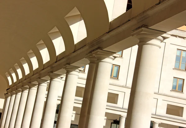 Perspective view of shopping mall columns — Stock Photo, Image