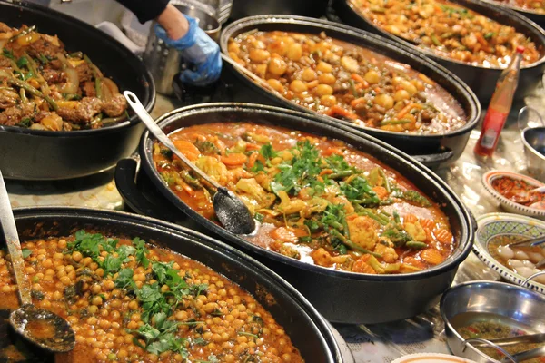 Markt kraam gekookt voedsel nemen weg restaurant — Stockfoto