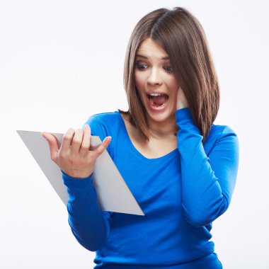 kadın öğrenci beyaz blanc kart tutun