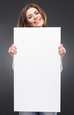 kadın ile boş bir beyaz tahta