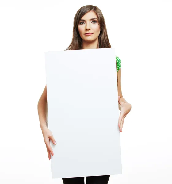 Adolescente chica hold blanco blanco papel en blanco — Foto de Stock