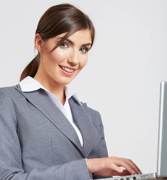 Mujer de negocios retrato aislado en blanco — Foto de Stock