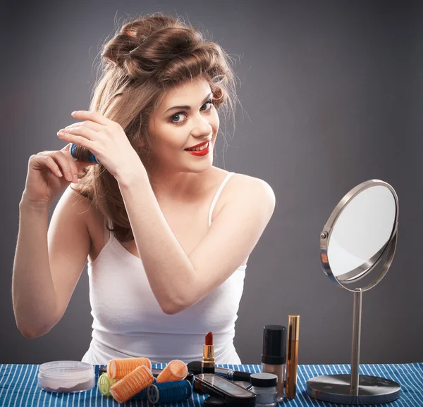 Mujer con el pelo rizado —  Fotos de Stock