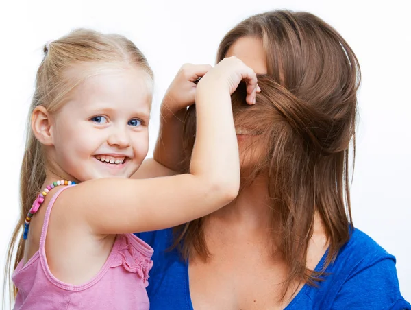 Ung mamma och flicka. — Stockfoto