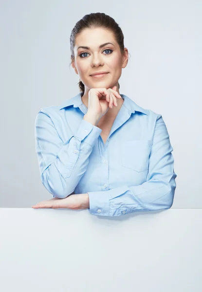 Banner blanco blanco de mujer de negocios, retrato de estudio aislado con tarjeta —  Fotos de Stock