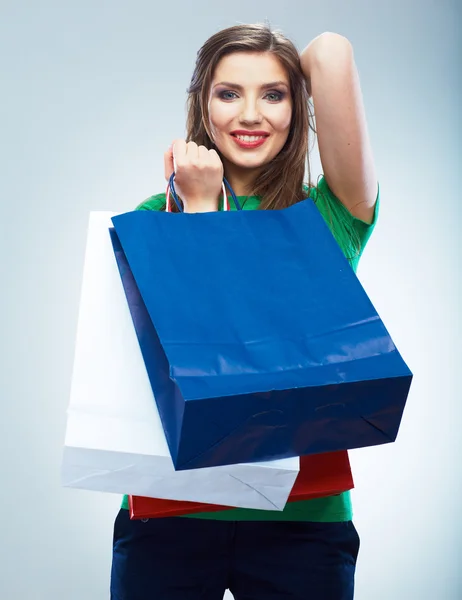 Lachende vrouw wachtruimte shopping bag. — Stockfoto