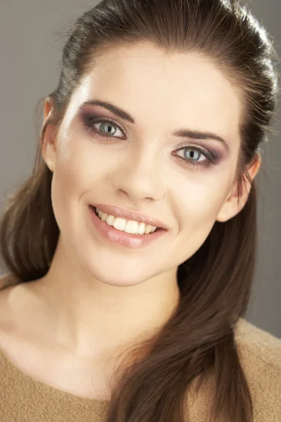 Younng woman close up portrait — Stock Photo, Image