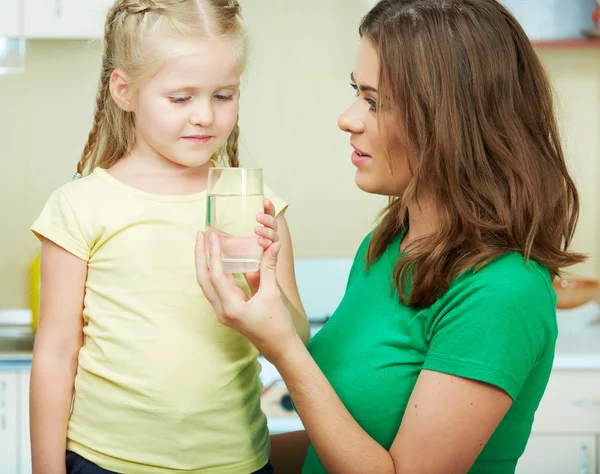 Mor med daughther — Stockfoto