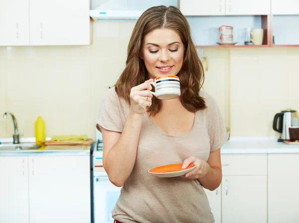 Woman drink coffee — Stock Photo, Image