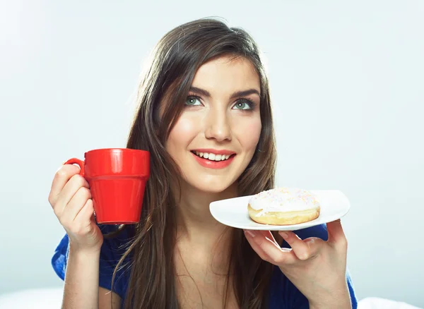 Vrouw met koffiebeker — Stockfoto