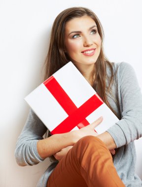 hediye kutuları olan kadın