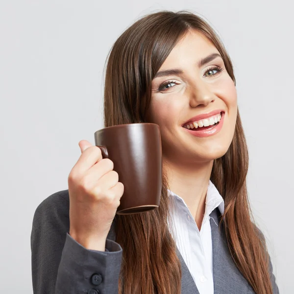 Portret van zakenvrouw met kop — Stockfoto