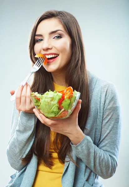 Mulher comendo salada — Fotografia de Stock