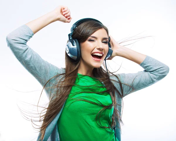 Mujer joven con auriculares — Foto de Stock