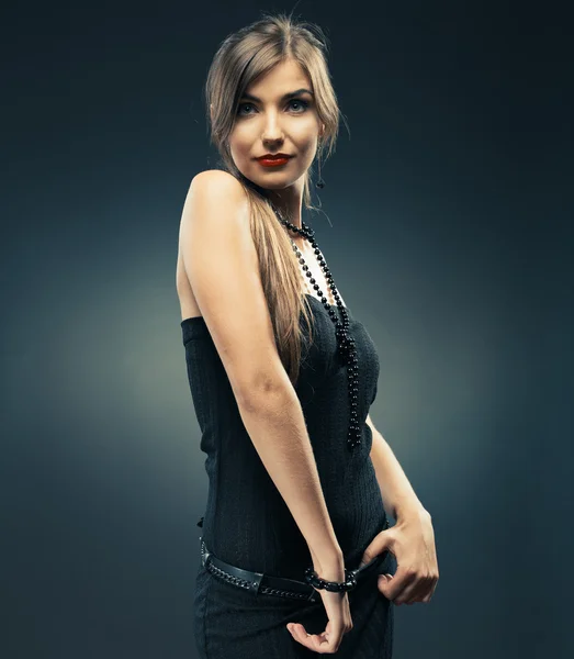 Portrait of young woman — Stock Photo, Image