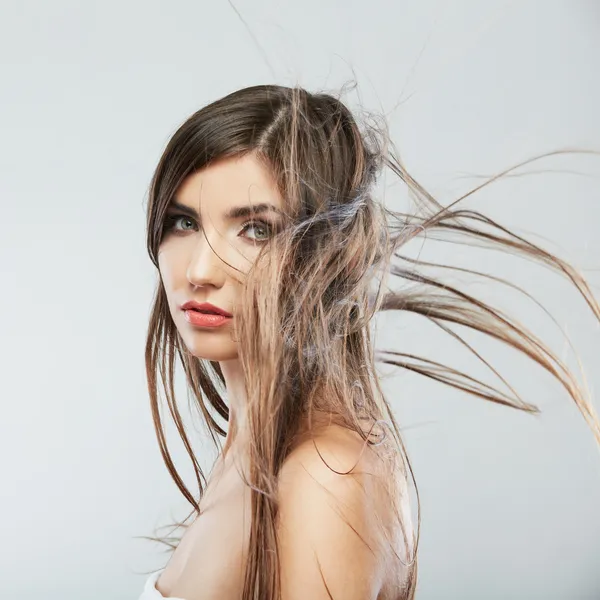 Mulher com movimento de cabelo — Fotografia de Stock