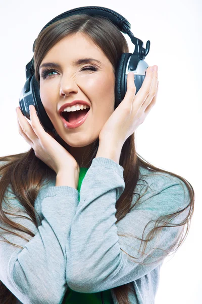 Joven mujer guiñando el ojo con auriculares — Foto de Stock