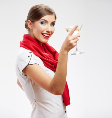 kokteyl cam olan kadın