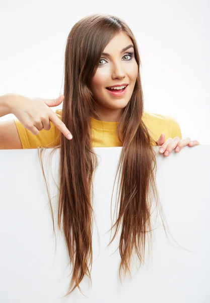 Mujer mostrando banner en blanco — Foto de Stock