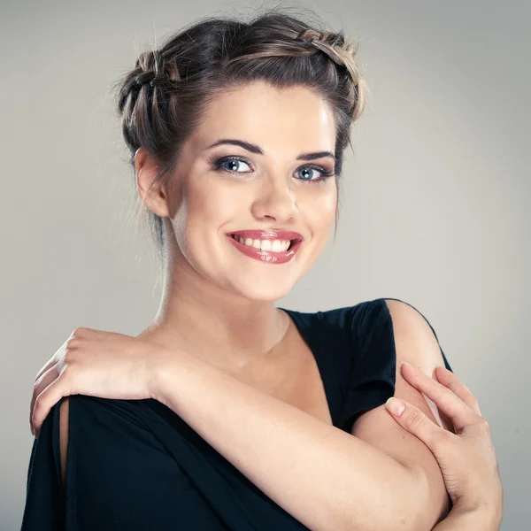 Retrato de mulher com estilo de cabelo — Fotografia de Stock