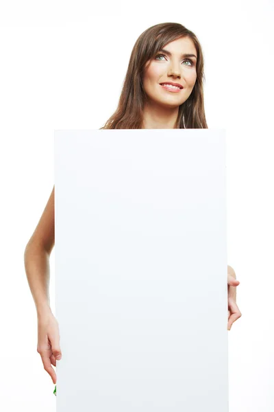 Vrouw bedrijf witte blanco papier — Stockfoto