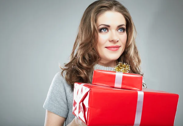 Woman holding gift box — Stock Photo, Image