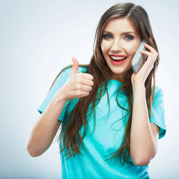 Geïsoleerde portret van jonge vrouw telefoongesprek. mooie geïsoleerd — Stockfoto