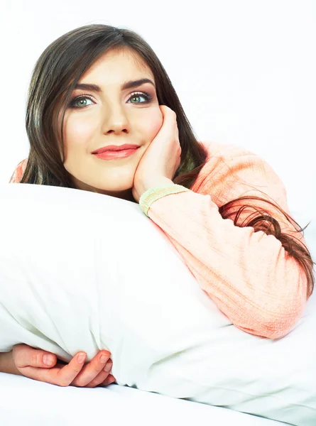 Nahaufnahme Porträt einer Frau im Bett — Stockfoto