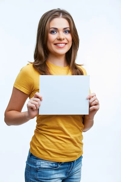 Mujer sosteniendo tarjeta blanca — Foto de Stock