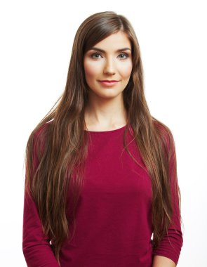 telefonu kullanan genç kadın