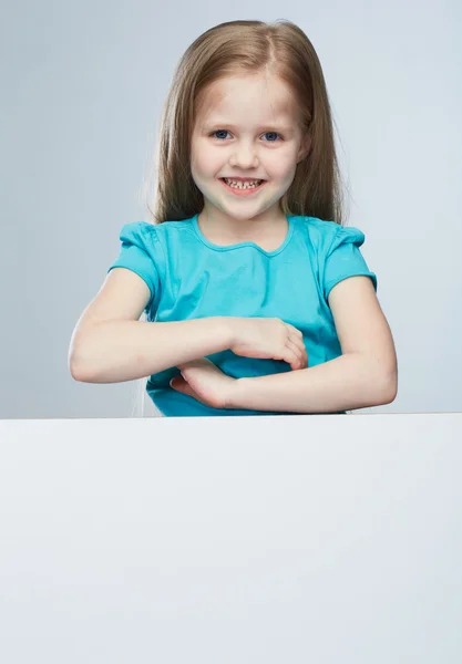 Kız çocuğu ile beyaz tahta — Stok fotoğraf