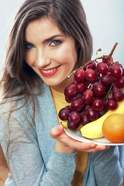 Frau mit Früchten — Stockfoto