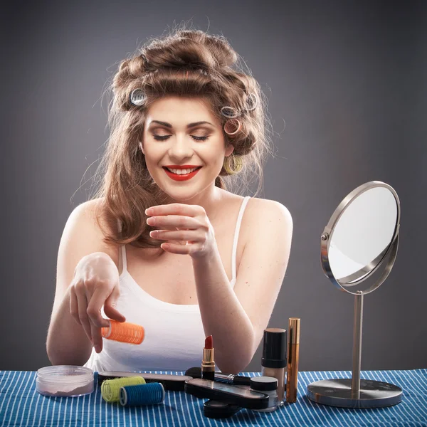 Mujer con el pelo rizado — Foto de Stock