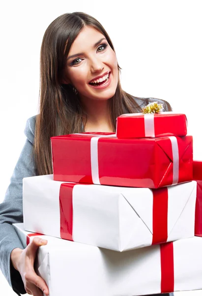 Frau hält Geschenkbox — Stockfoto
