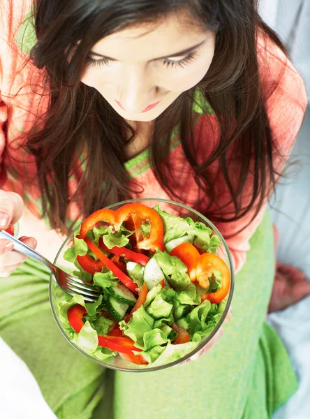 Woman eat salad — Stock Photo, Image