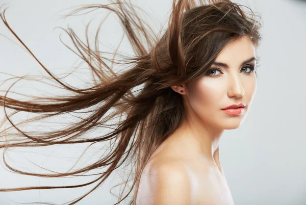 Mulher com movimento de cabelo — Fotografia de Stock