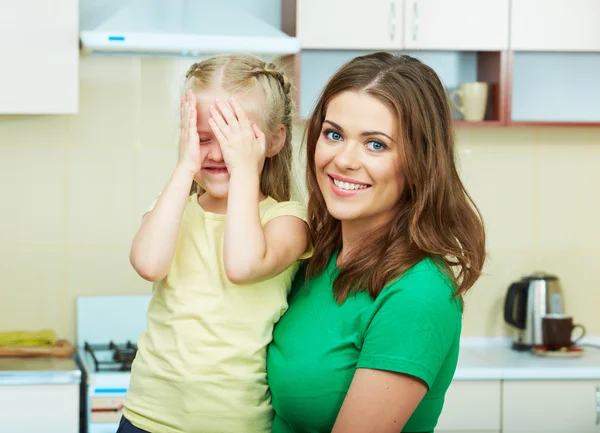 Moeder met dochter — Stockfoto