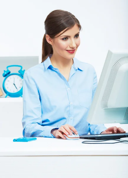 Mujer de negocios trabajando en la oficina —  Fotos de Stock