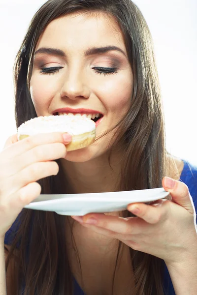 Kvinna äta tårta. — Stockfoto