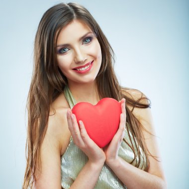 kadın holding kırmızı kalp.