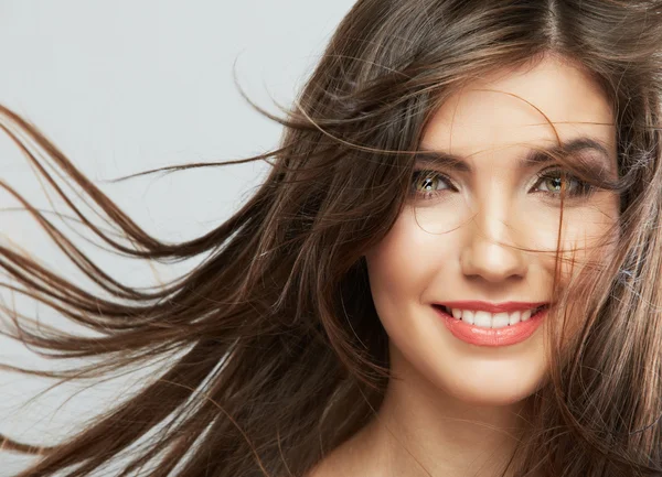 kadın moda saç stili ile