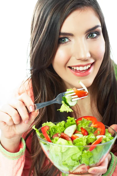 Mulher comendo salada verde — Fotografia de Stock