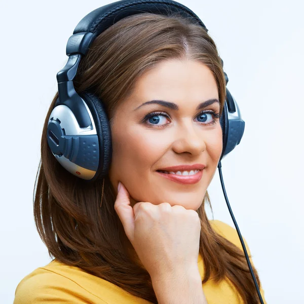 Mulher com fones de ouvido — Fotografia de Stock