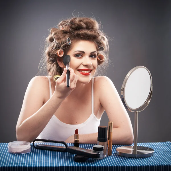 Woman using powder — Stock Photo, Image